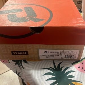 Propet Brand New stability walker SIZE 10.5 - never worn. New in box.
